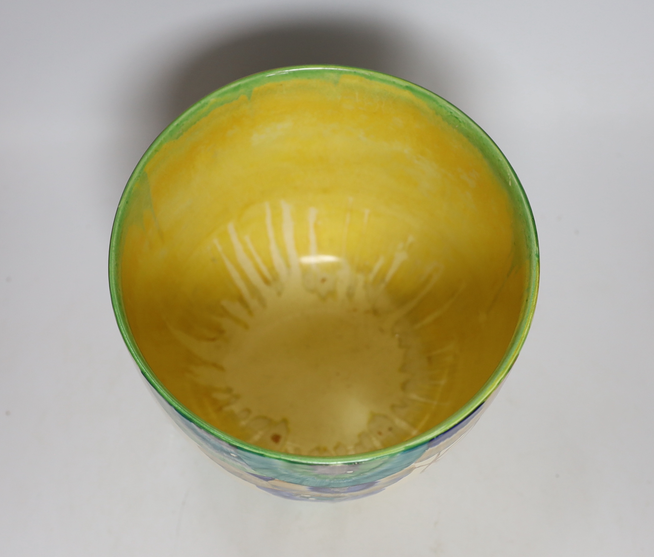 A Clarice Cliff Viscaria pattern jardiniere, 17.5cm